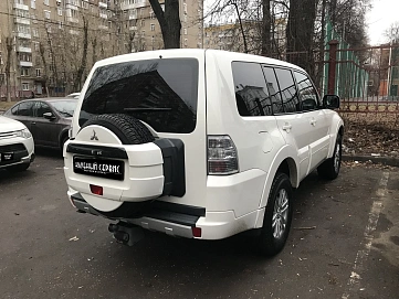 Mitsubishi Pajero, 2010г., полный привод, механика