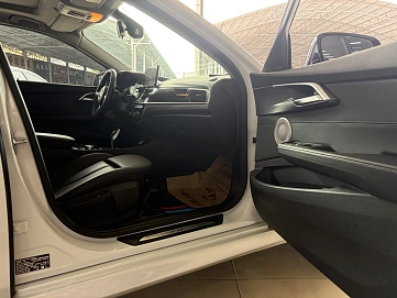 BMW 1 серии, 2022г., передний привод, робот