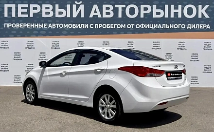 Hyundai Elantra, 2011г., передний привод, автомат