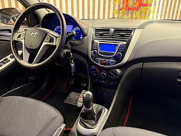 Hyundai Solaris, 2013г., передний привод, механика