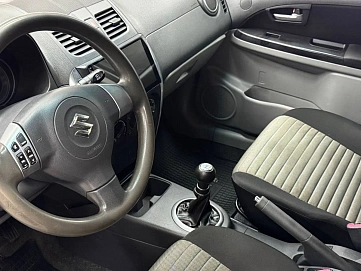 Suzuki SX4, 2011г., передний привод, механика