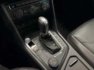 Volkswagen Tiguan, 2017г., полный привод, робот