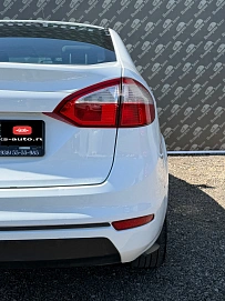 Ford Fiesta, 2015г., передний привод, робот