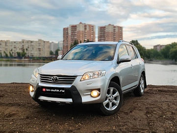 Toyota RAV4, 2011г, полный привод, вариатор