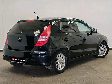 Hyundai i30, 2011г., передний привод, автомат