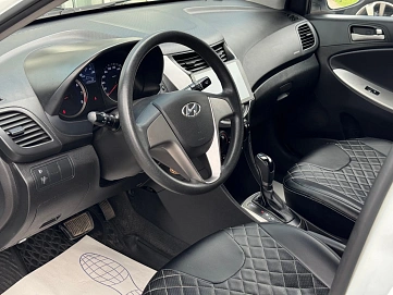 Hyundai Solaris, 2015г., передний привод, автомат