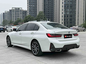 BMW 3 серии, 2023г, задний привод, автомат