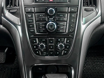 Opel Astra, 2010г., передний привод, автомат