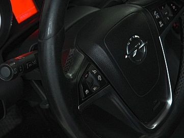 Opel Astra, 2012г., передний привод, автомат