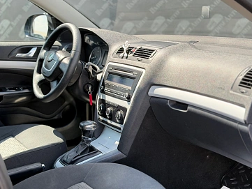 Skoda Octavia, 2011г., передний привод, робот