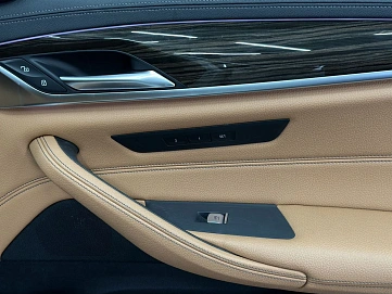 BMW 5 серии, 2021г., задний привод, автомат