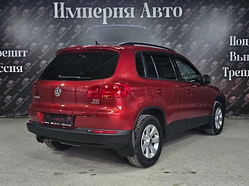 Volkswagen Tiguan, 2012г., передний привод, робот