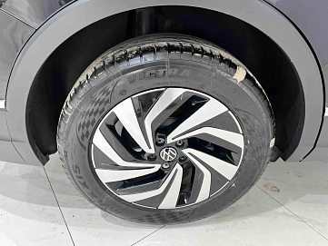 Volkswagen Tiguan, 2022г., передний привод, робот