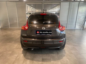 Nissan Juke, 2011г., передний привод, вариатор