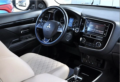 Mitsubishi Outlander, 2019г., полный привод, вариатор