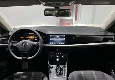Volkswagen Lavida, 2022г., передний привод, робот