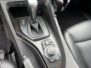 BMW X1, 2011г., передний привод, автомат