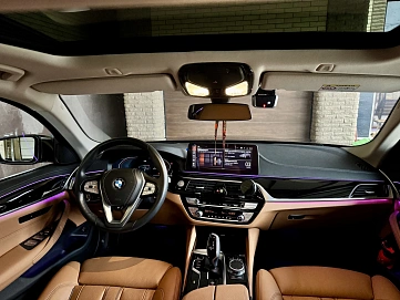 BMW 5 серии, 2021г., задний привод, автомат