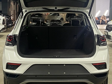 Volkswagen T-Roc, 2026г., передний привод, робот
