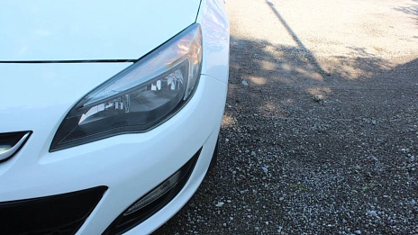 Opel Astra, 2014г., передний привод, механика