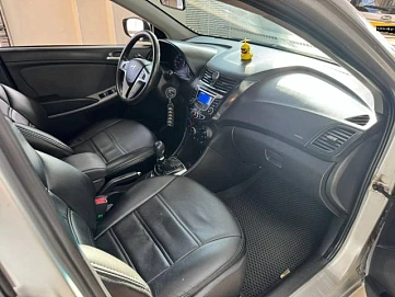 Hyundai Solaris, 2012г., передний привод, механика