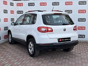 Volkswagen Tiguan, 2010г., передний привод, механика