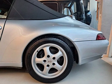 Porsche 911, 1995г., задний привод, автомат