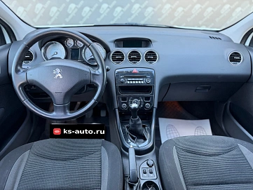 Peugeot 408, 2013г., передний привод, механика