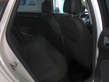 Opel Astra, 2012г., передний привод, автомат