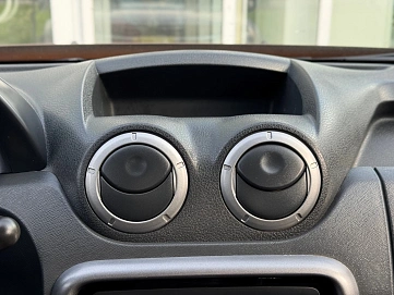 Renault Duster, 2012г., полный привод, механика