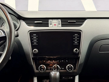Skoda Octavia, 2017г., передний привод, робот
