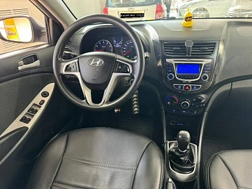 Hyundai Solaris, 2012г., передний привод, механика