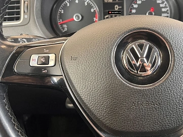 Volkswagen Polo, 2015г., передний привод, автомат