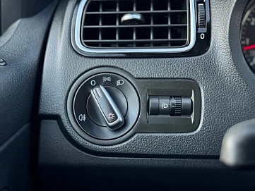 Volkswagen Polo, 2018г., передний привод, автомат