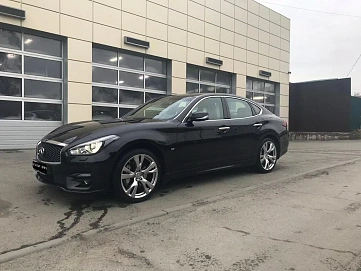 Infiniti Q70, 2015г., полный привод, автомат