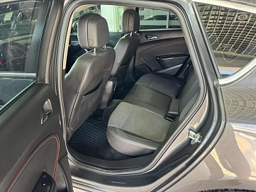 Opel Astra, 2012г., передний привод, автомат