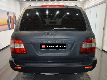 Toyota Land Cruiser, 2006г., полный привод, механика