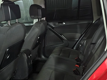 Volkswagen Tiguan, 2012г., передний привод, робот