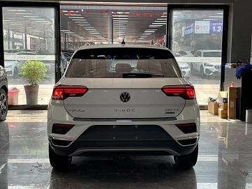 Volkswagen T-Roc, 2022г., полный привод, робот
