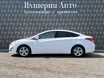 Hyundai i40, 2013г., передний привод, автомат