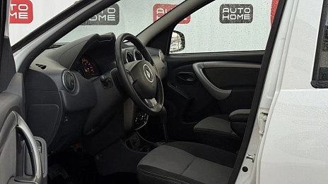 Renault Duster, 2013г., передний привод, автомат