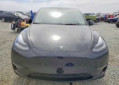 Tesla Model Y, 2024г., задний привод, автомат