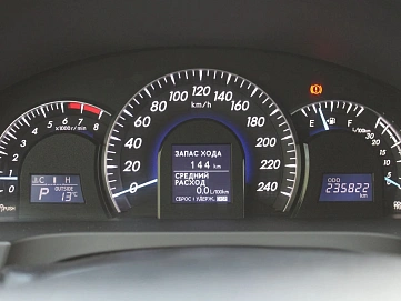 Toyota Camry, 2013г., передний привод, автомат