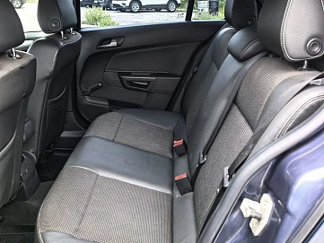 Opel Astra, 2006г., передний привод, автомат