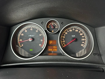 Opel Astra, 2009г., передний привод, автомат
