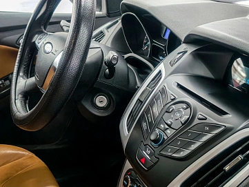 Ford Focus, 2012г., передний привод, робот