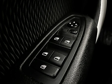BMW 1 серии, 2012г., задний привод, автомат