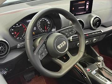 Audi Q2, 2022г., передний привод, робот