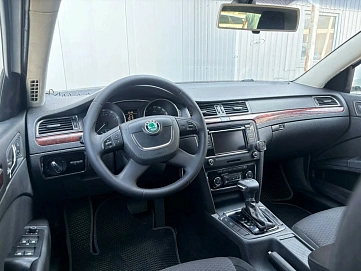 Skoda Superb, 2010г., передний привод, автомат