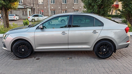 Skoda Rapid, 2021г., передний привод, робот